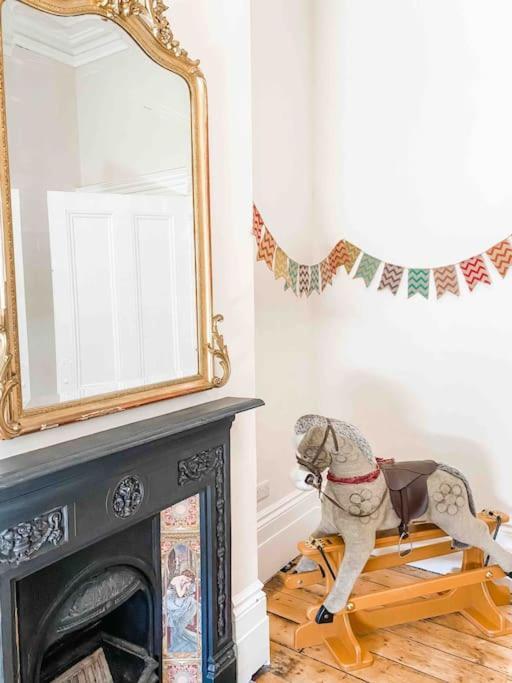 Ferienwohnung Luxurious Victorian, A Few Minutes From The Beach - Sleeps 2 Adults And Up To 3 Children St Leonards-on-Sea Exterior foto