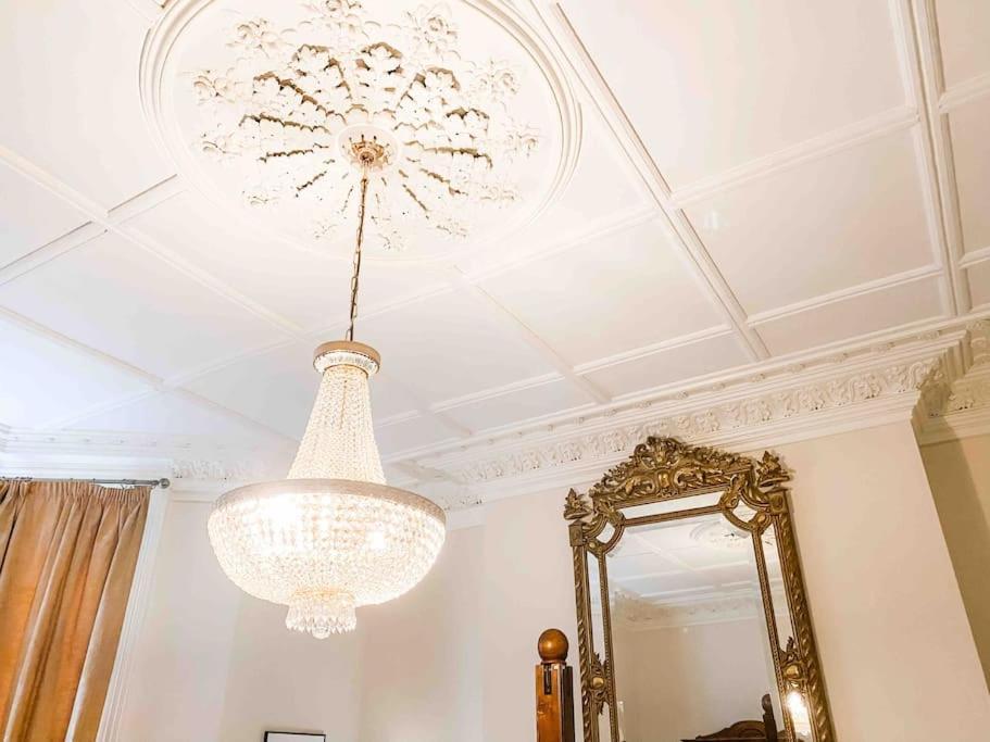 Ferienwohnung Luxurious Victorian, A Few Minutes From The Beach - Sleeps 2 Adults And Up To 3 Children St Leonards-on-Sea Exterior foto