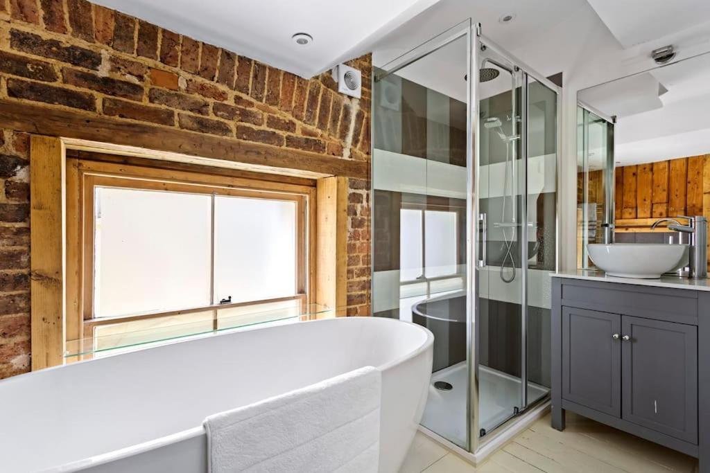 Ferienwohnung Luxurious Victorian, A Few Minutes From The Beach - Sleeps 2 Adults And Up To 3 Children St Leonards-on-Sea Exterior foto