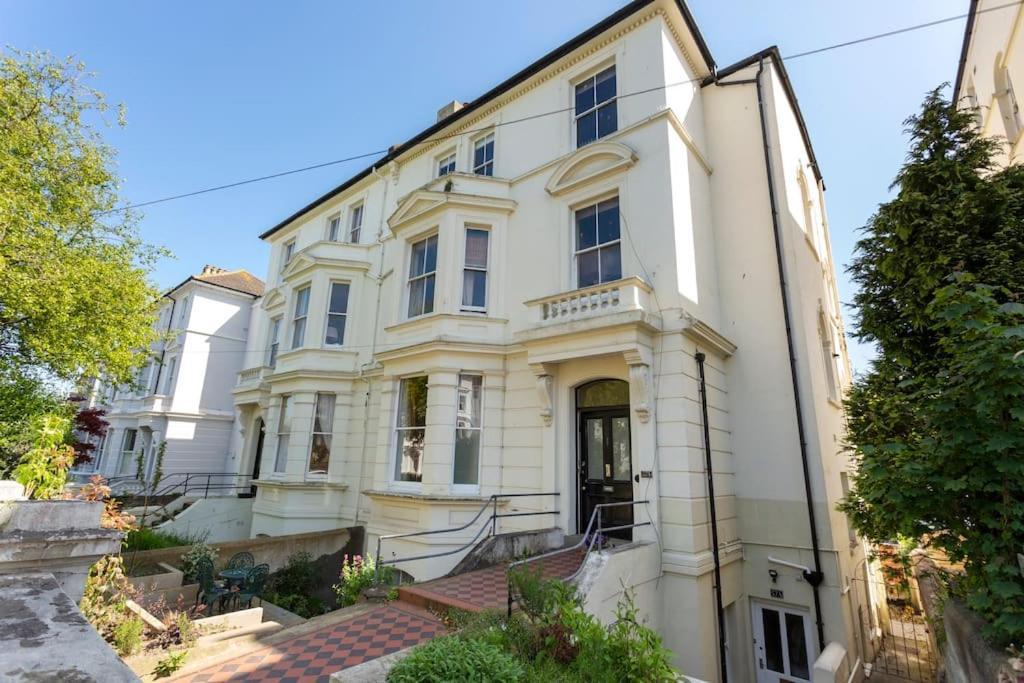 Ferienwohnung Luxurious Victorian, A Few Minutes From The Beach - Sleeps 2 Adults And Up To 3 Children St Leonards-on-Sea Exterior foto